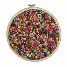 Load image into Gallery viewer, 9“ Floral Embroidery on White Linen
