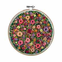 Load image into Gallery viewer, 7“ Floral Embroidery on White Linen
