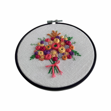 Load image into Gallery viewer, 6“ Floral Embroidery on White Linen
