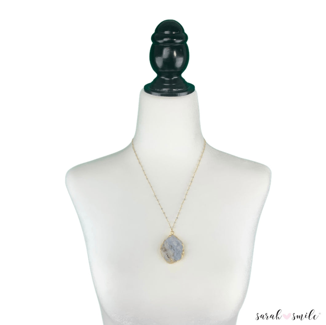 Howlite Rosary Chain Necklace with Druzy Pendant